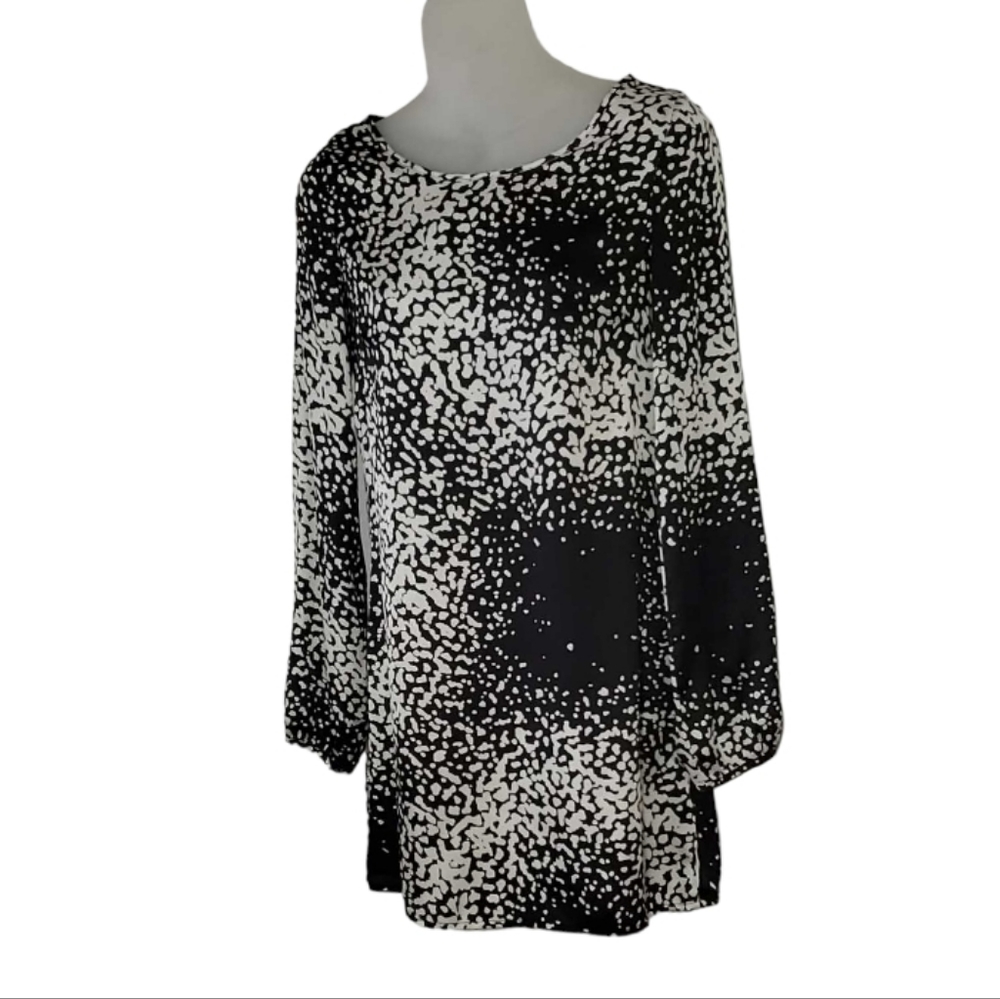 EmmeLee Black & White Lightweight Long Sleeve Short Dress Long Top